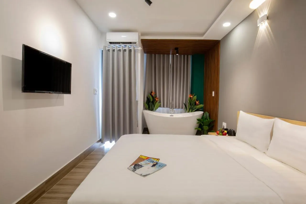 La Hotel Riverside Ho Chi Minh City 3*,  Vietnam