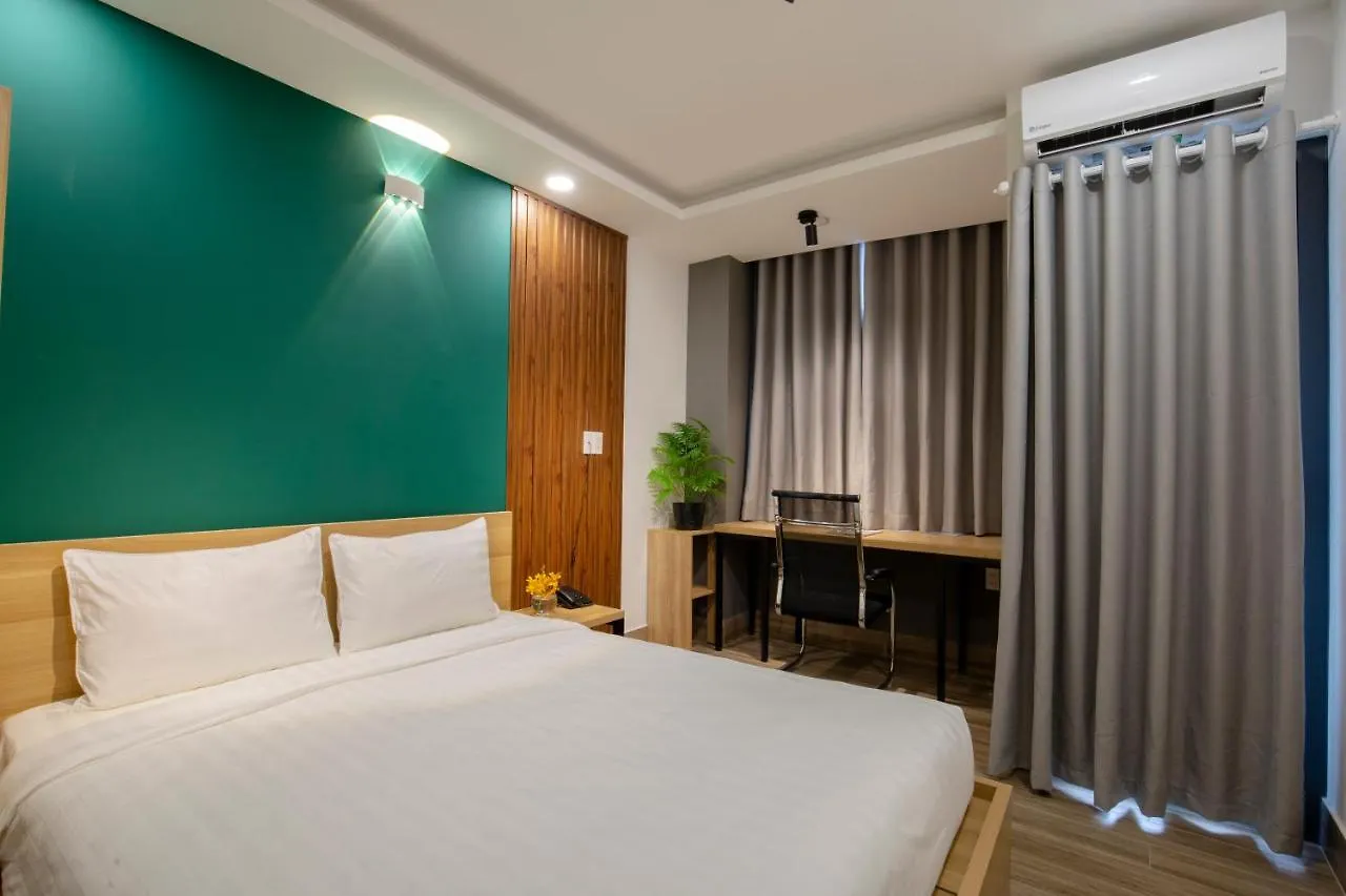La Hotel Riverside Ho Chi Minh City 3*,